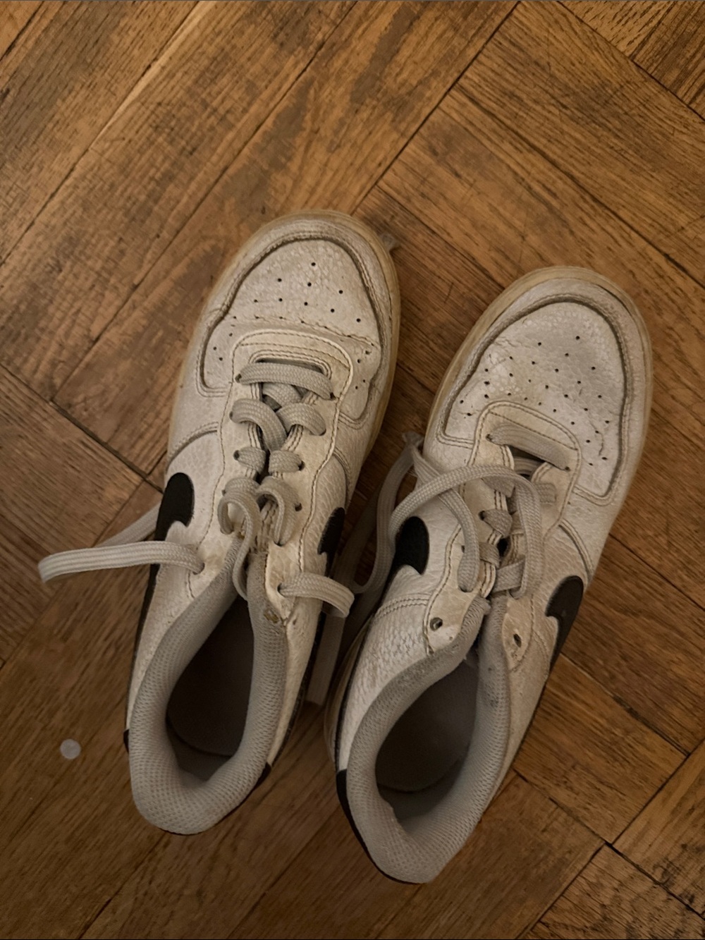 Nike Kids Off-White Sneakers with Black Swoosh